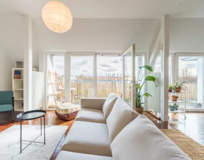 Sunny, park view 3-bedroom+living room apt with two balconies Prenzlauer Berg