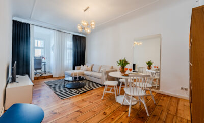 Charming 2-Room Apartment in Prenzlauer Berg Directly next to Ringbahn (S41/S42)
