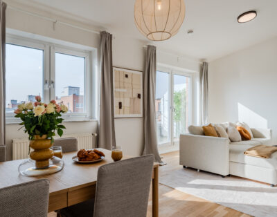 Modern 2-Bedroom Apartment | Close to Waterfront