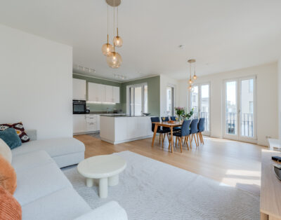 Spacious 3-Room Apartment in the Heart of Mauerpark + Optional Underground Parking – Close to the Ringbahn